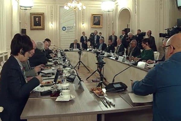 Putin konuya ilişkin, konunun karmaşık olduğunu, bir yandan İran'ın barışçıl