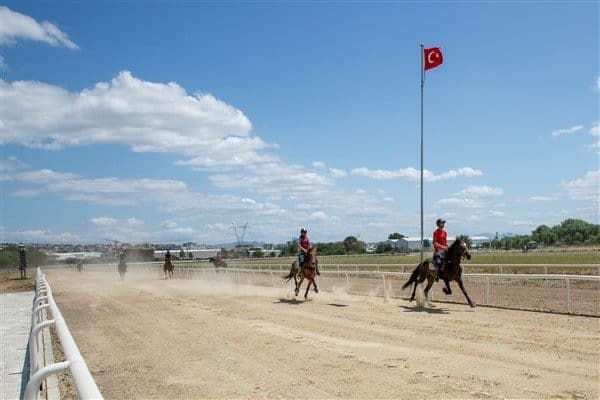 Yarışlara, Bursa Büyükşehir Belediyesi Başkanvekili Mehmet Aydın Saldız, MHP Bursa