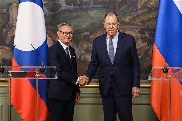 Görüşmede, Rusya-Laos stratejik ortaklığının geliştirilmesine yönelik konular ele alındı. Taraflar;
