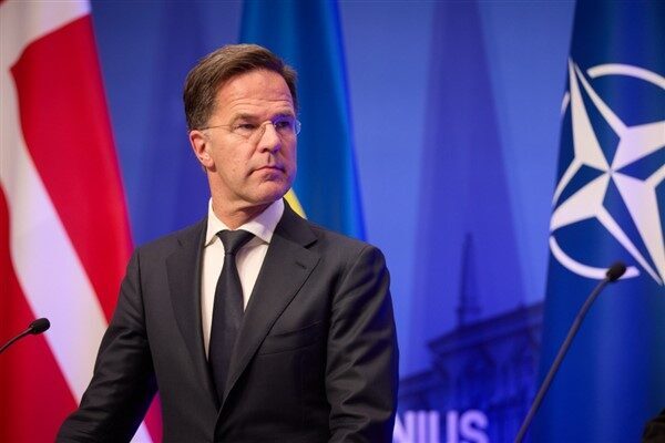 NATO Genel Sekreteri Rutte, NATO Savunma Bakanlarıyla bir araya gelerek