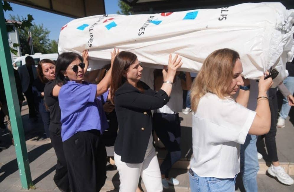 Diyarbakır Büyükşehir Belediyesi’nin açıklamasına göre, Kürt müziğinin “Taçsız Kraliçesi” olarak