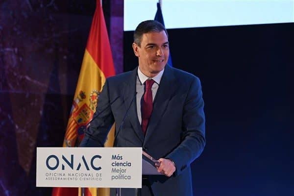 İspanya Başbakanı Pedro Sanchez, Dünya Bankası Başkanı Ajay Banga ile