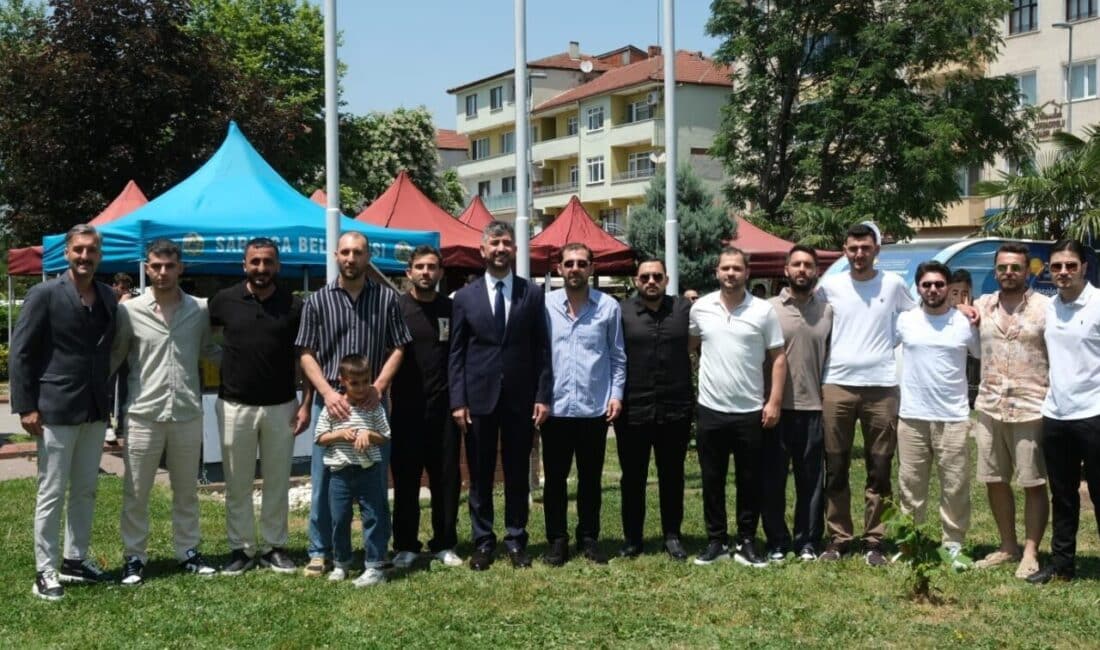 Bayramlaşma programına Sapanca Belediye Başkanı Nihat Arda Şahin’in yanı sıra;