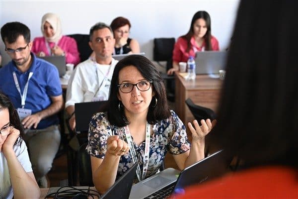 Mamak Belediyesi ile Mamak İlçe Milli Eğitim Müdürlüğü, öğretmenleri yapay