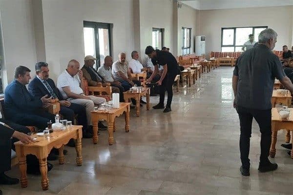 Şırnak Valisi Birol Ekici, merhum Salih Özcan'ın taziyesine katıldı. Şırnak