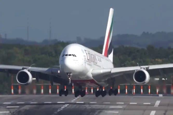 Lübnan'da Middle East Airlines, Cumartesi öğleden sonra Beyrut Havalimanı'nda uçuşlarına