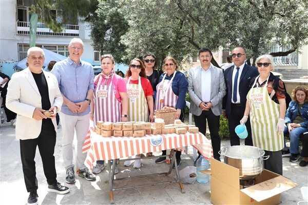 Mudanya Belediyesi’nin bu yıl ilk kez düzenlediği Tirilye Zeytin Çiçeği