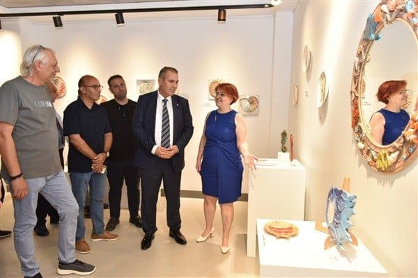 “Topraktan Hikayeler” sergisi, Kepez’de ziyaretçilerini bekliyor. Modern Sanatlar Galerisi’nde kapılarını