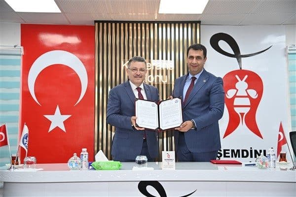 Program kapsamında Şemdinli ilçe merkezinde 'Trabzon' adı verilen caddenin açılışı