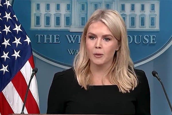 Karoline Leavitt'in okuduğu Trump'ın basın açıklamsında ''Yakın gelecekte İran ile