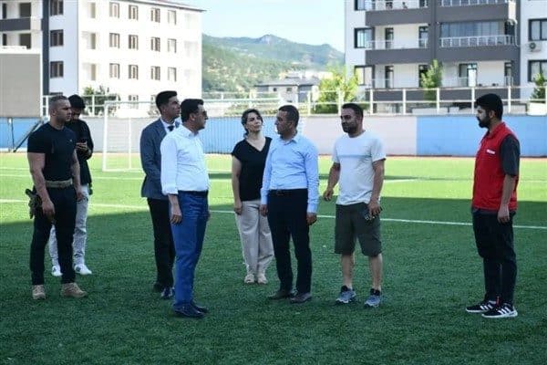 Ziyaret sırasında açıklamalarda bulunan Vali Aygöl, gençlerin sosyal ve sportif