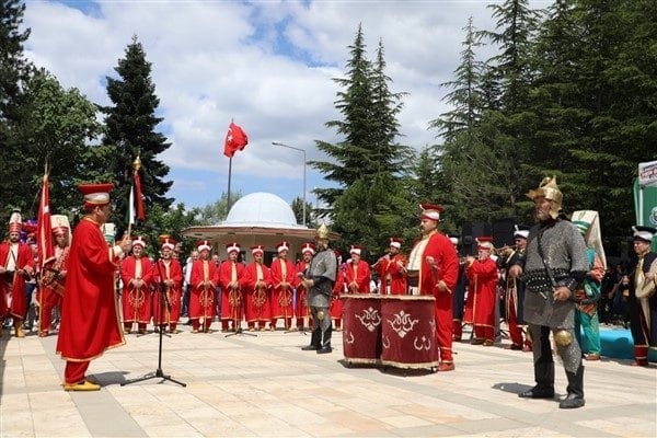 İnegöl’ü fetheden komutan olarak bilinen Ertuğrulgazi ve Osmangazi’nin silah arkadaşı