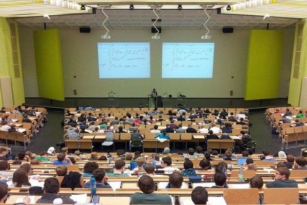 Özvar, sosyal medya hesabından yaptığı paylaşımda Times Higher Education'ın Dünya Üniversiteleri 2025