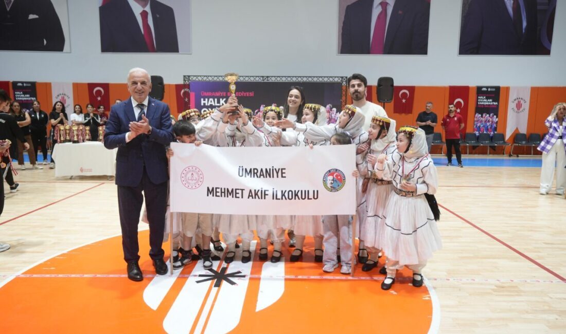 Ümraniye Belediyesi tarafından organize edilen Halk Oyunları Yarışması ve Ödül
