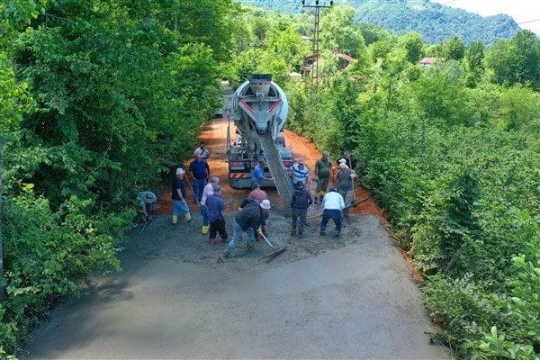 Toplam uzunluğu 1850 metre olan yolun 950 metresinde geçtiğimiz yıllarda