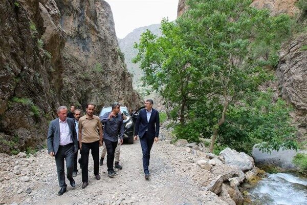 Hakkari İl Özel İdaresi tarafından yürütülen 4 bin 600 metre