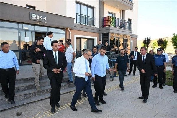 Vali Yavuz, kurum müdürlerinin de katılım sağladığı toplantıda İlçe genelinde