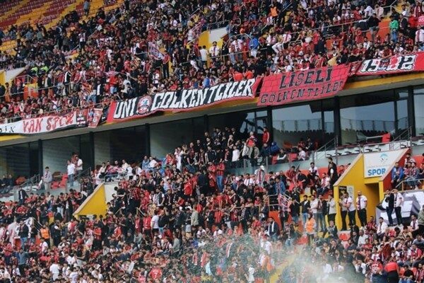 TFF 2. Lig Play-Off finalinde Vanspor FK ile Batman Petrolspor,