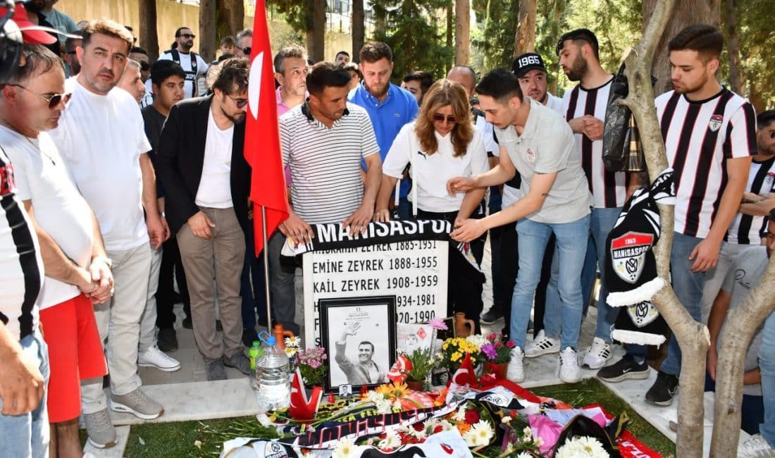Manisaspor taraftarları ve kulüp yönetimi, Manolya Meydanı’nda bir araya gelerek