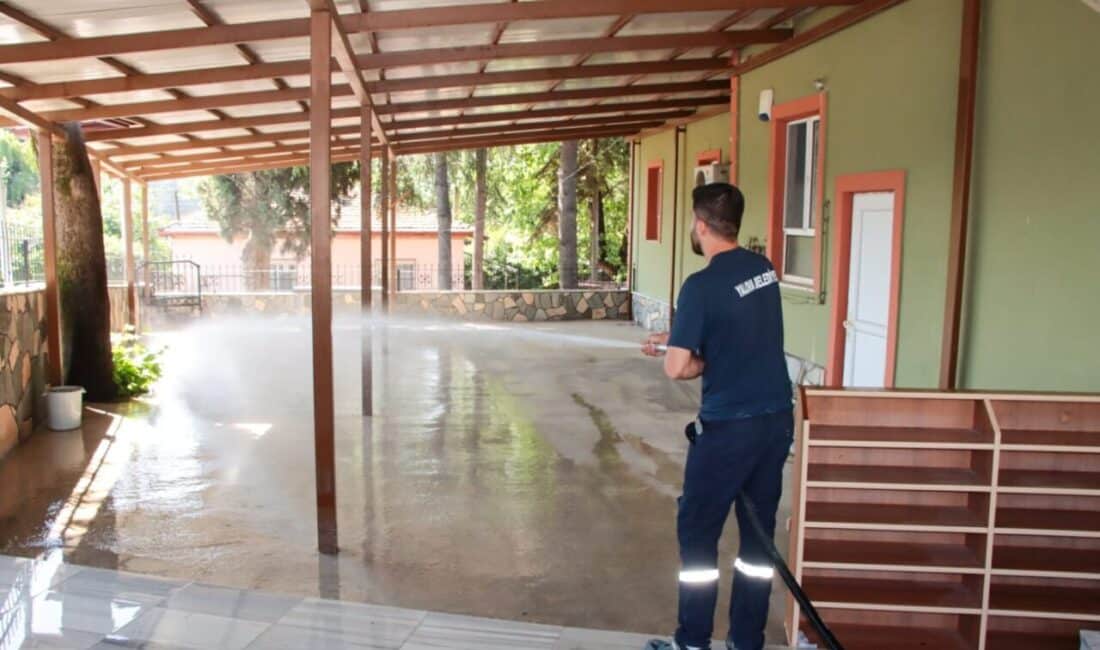 Yalova Belediyesi, yaklaşan Kurban Bayramı öncesinde şehir genelinde temizlik çalışmalarına