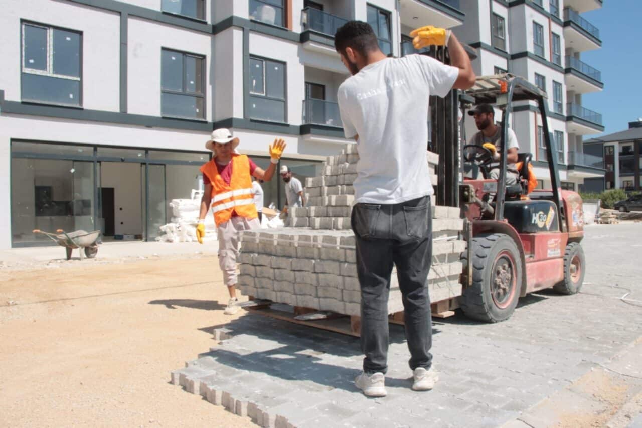 Yalova Belediyesi, şehir genelinde ulaşımı rahatlatmak ve yaya güvenliğini artırmak