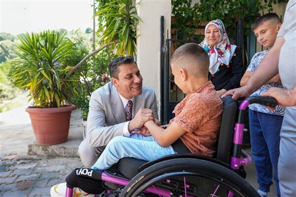 9 yaşındaki bedensel engelli Ali Karalar, Manisa Büyükşehir Belediye Başkanı