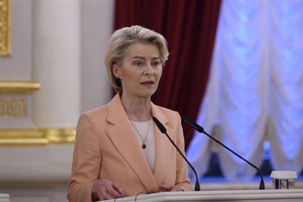 Leyen, açıklamasında Avrupa'nın daha kırılgan bir dünyada istikrarın kutbu olabileceğini