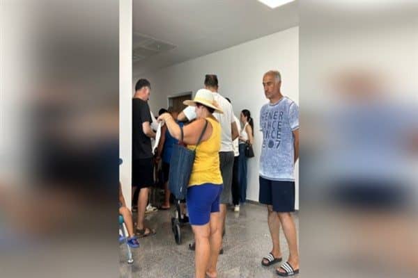 Didim Devlet Hastanesi Acil servisinde saatlerce muayene sıradı bekleyen hastalar