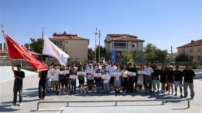 Karaman’daki Merkezi Spor Salonu Kaykay Pisti’nde gerçekleştirilen organizasyon, 11 farklı