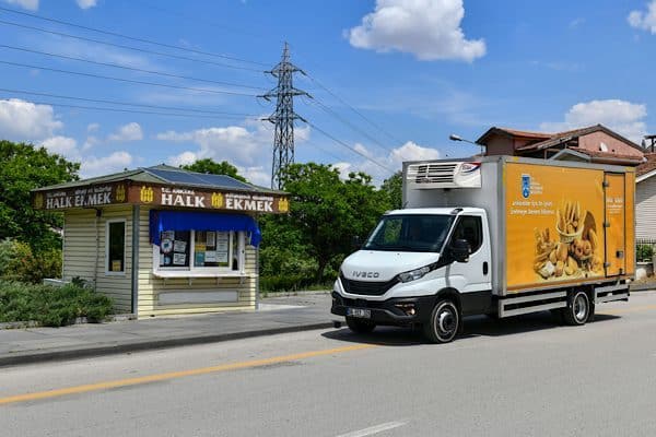 ABB  Halk Ekmek ve Un Fabrikası tarafından, vatandaşların taze ve