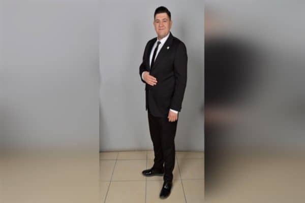 Başkan Arı, açıklamasında yangınla mücadeledeki zafiyetleri, koordinasyondaki eksiklikleri ve ciddi