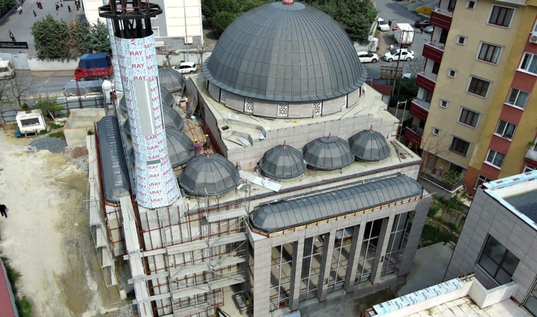 Toplamda 3.340 metrekarelik bir alan üzerine kurulan yeni Ayazma Camii