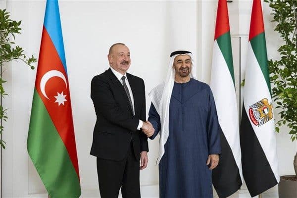 Görüşmede taraflar, Azerbaycan ile BAE arasındaki dostluk ve kardeşliğe dayalı