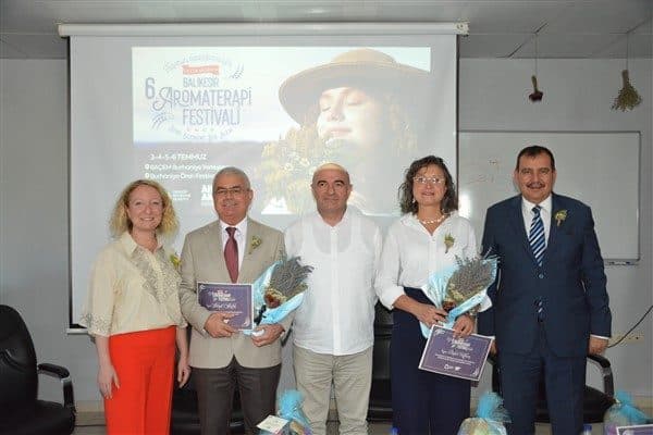 Uluslararası 6. Balıkesir Aromaterapi Festivali kapsamında BAÇEM Eğitim Salonu’nda düzenlenen
