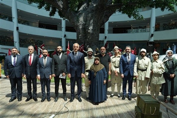 Öncesinde müzeyi gezen Bakan Ersoy, etkinlikte yaptığı konuşmada "Bu milleti