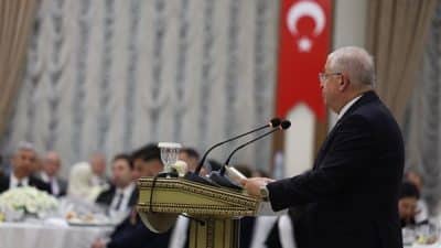 Milli Savunma Bakanı Yaşar Güler, beraberinde Genelkurmay Başkanı Orgeneral Metin