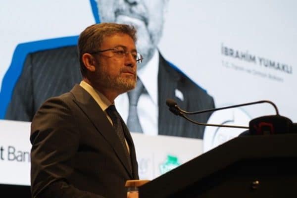 Bakan Yumaklı, İzmir/Ödemiş'teki yangında yaralanan ve hastanede tedavi altına alınan orman