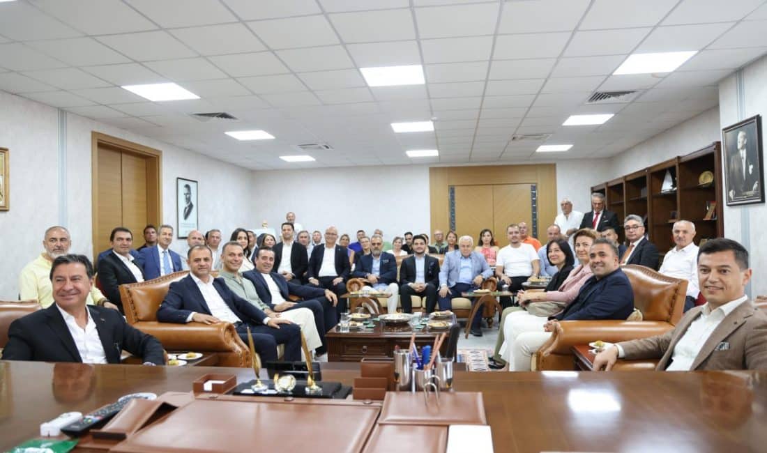 Muğla Büyükşehir Belediye Başkanı Ahmet Aras, Marmaris’e yaptığı ziyarette çeşitli