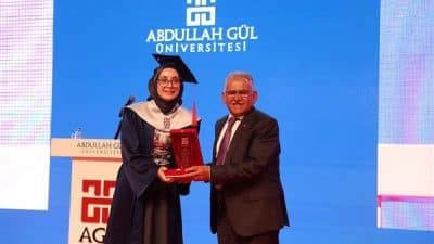Saygı duruşunda bulunulması ve İstiklal Marşı’nın okunması ile başlayan Abdullah