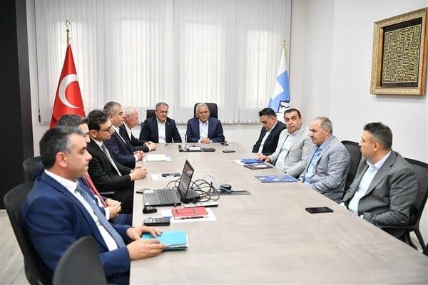 Hacılar Belediye Başkanı Bilal Özdoğan’ı ziyaret eden Başkan Büyükkılıç, kendilerine