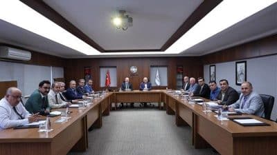 Büyükşehir Belediye Başkanı Memduh Büyükkılıç, Kocasinan Belediye Başkanı Ahmet Çolakbayrakdar’ı
