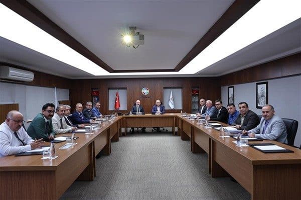 Büyükşehir Belediye Başkanı Memduh Büyükkılıç, Kocasinan Belediye Başkanı Ahmet Çolakbayrakdar’ı