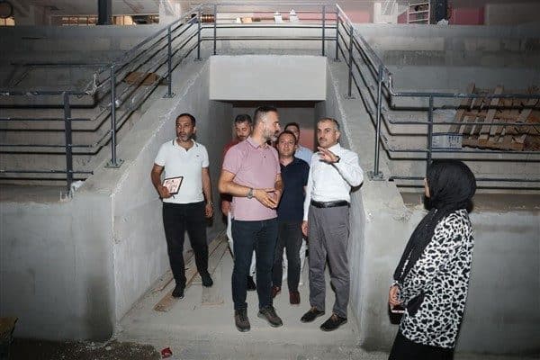 5 dönüm arazi üzerine inşa edilen ve tamamlandığında aynı anda