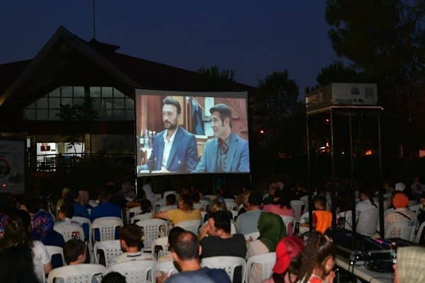 Bornova Belediyesi tarafından düzenlenen Yaz Açıkhava Sinema Günleri, 17 Temmuz’da