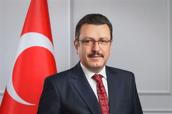 Trabzon Büyükşehir Belediye Başkanı Ahmet Metin Genç, LGS sınavında Türkiye