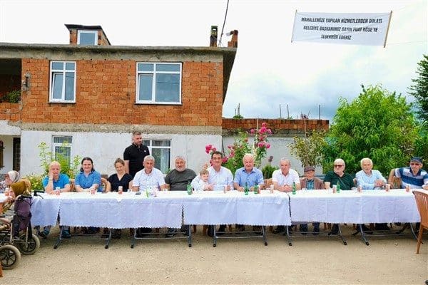 Başkan Köse, programda hem vatandaşlarla bir araya geldi hem de