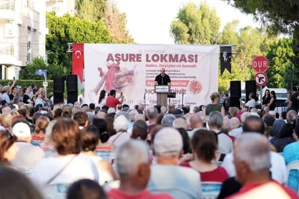 Nefes, semah ve deyişler eşliğinde gerçekleşen lokmaya; Konyaaltı Belediye Başkanı