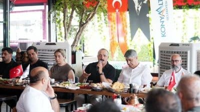 Konyaaltı Belediye Başkanı Kotan, ilçe esnafıyla buluşmaya devam ediyor. Üçüncü