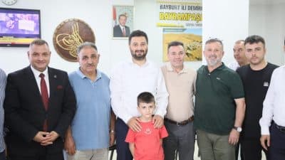 Ziyaretlerine Bayburt’tan başlayan Başkan Öztekin, Demirözü ilçesine bağlı Bayrampaşa Köyü