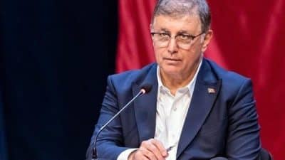 Başkan Tugay, günlerdir mücadele edilen yangınlarda ormanlar, köyler, yüzlerce vatandaşın